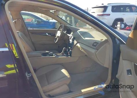 2008 Mercedes-Benz C 300 Luxury 4Matic/Sport 4Matic from USA, damaged, VIN WDDGF81X58F181697